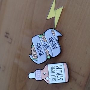 Bundle "young and angry" pins